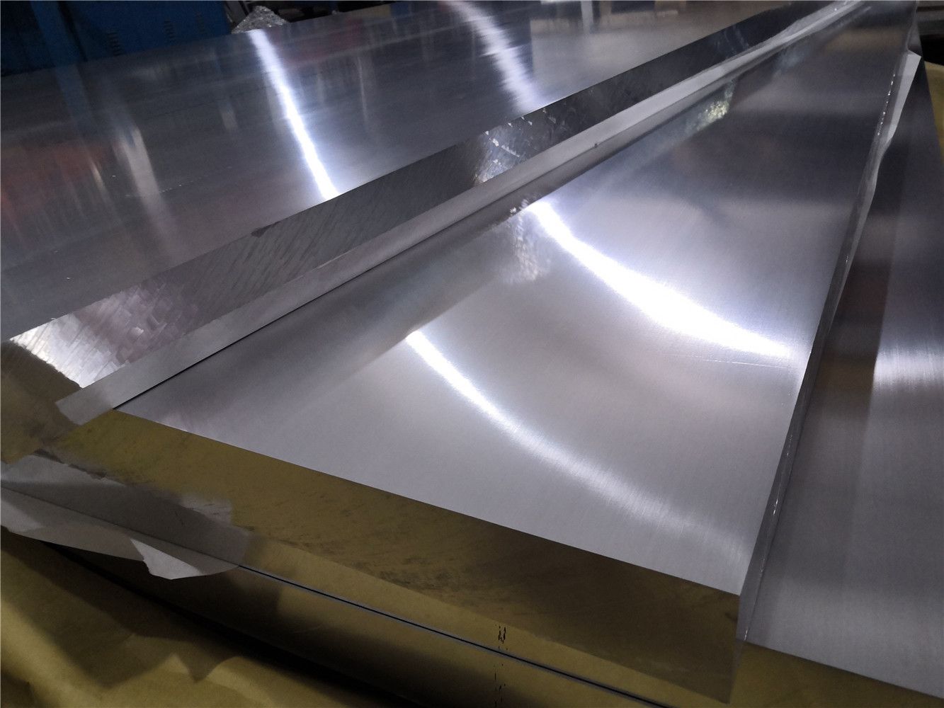 La importancia y aplicación de las placas de acero laminadas en frío. The importance and application of cold-rolled steel plates